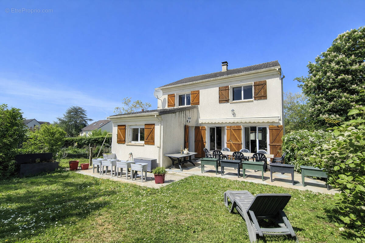 Maison à COUBRON