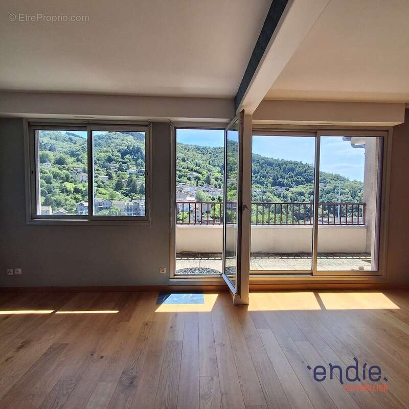 Appartement à THIERS