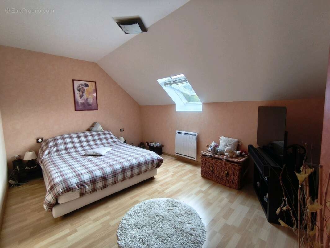 Maison à NESLES-LA-VALLEE