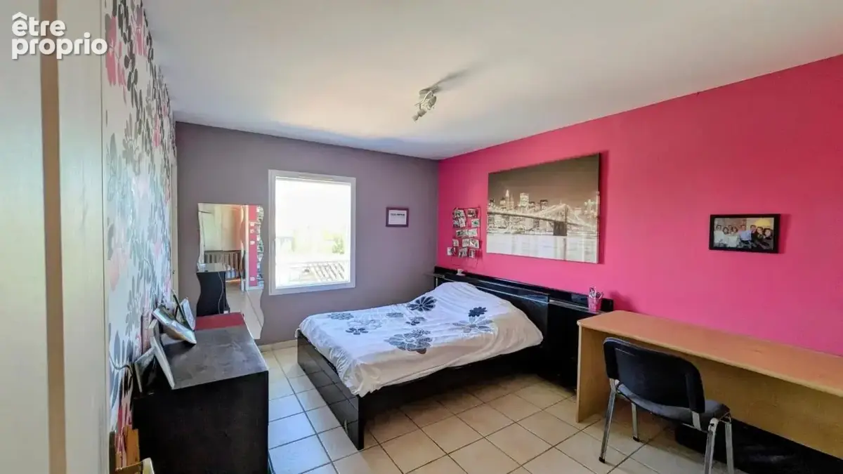 Villa familiale de 212m² - vue Monts du Lyonnais - calme absolu - piscine - grand terrain - photo 14