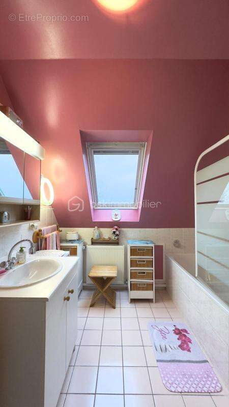 Maison à CHAUCONIN-NEUFMONTIERS