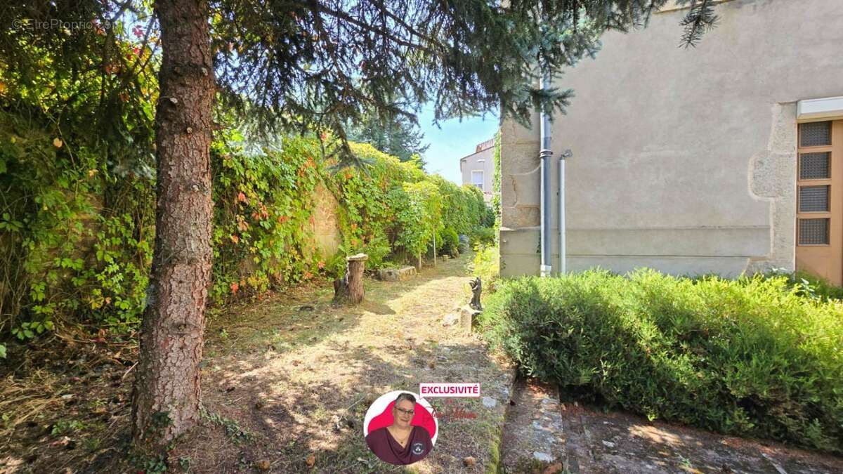 grande propriété en 2 parties  pour  un total de 640 m² sur petit jardin - photo 3