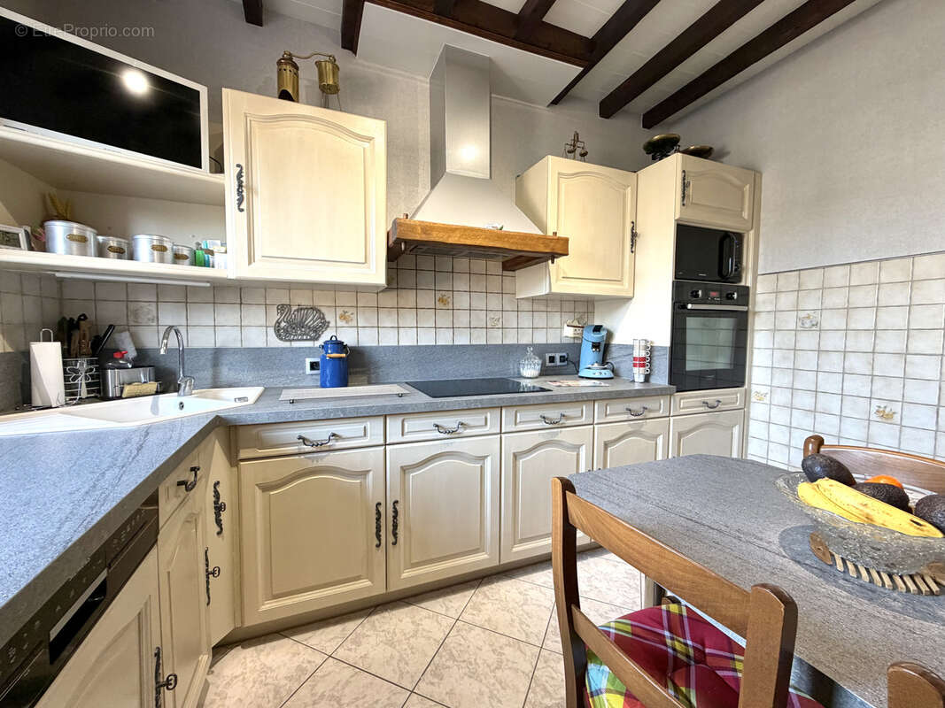 Maison à CONDE-SAINTE-LIBIAIRE