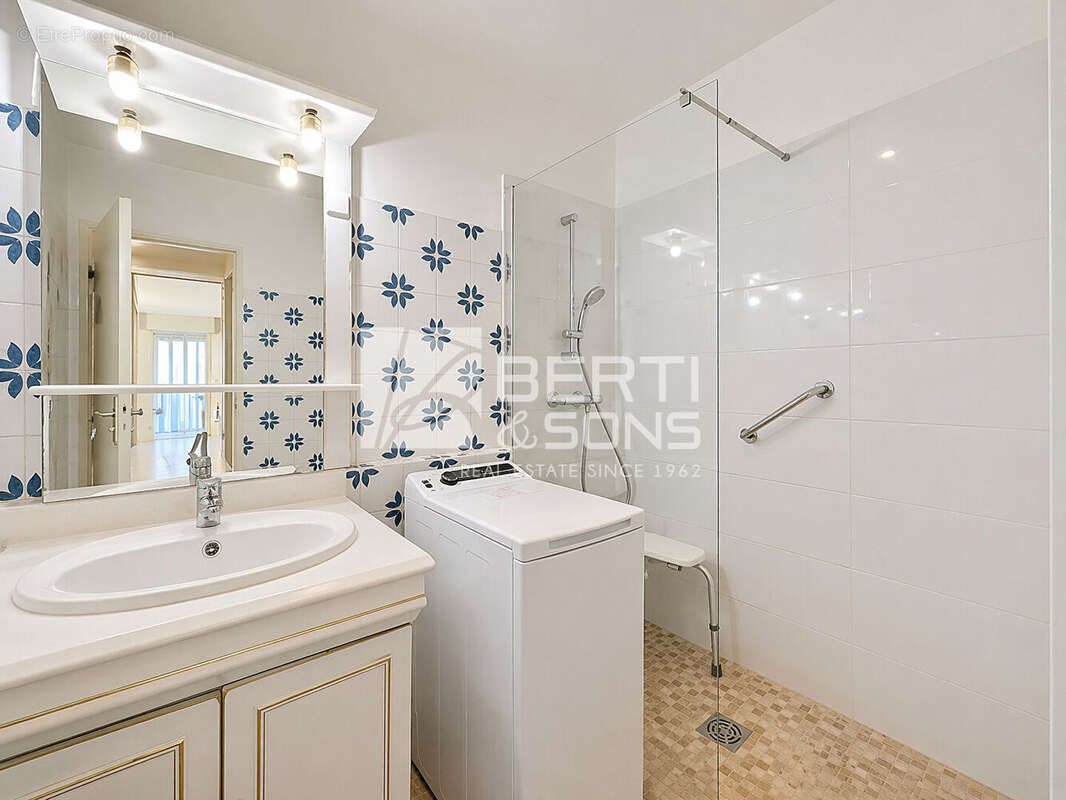 Appartement à MANDELIEU-LA-NAPOULE