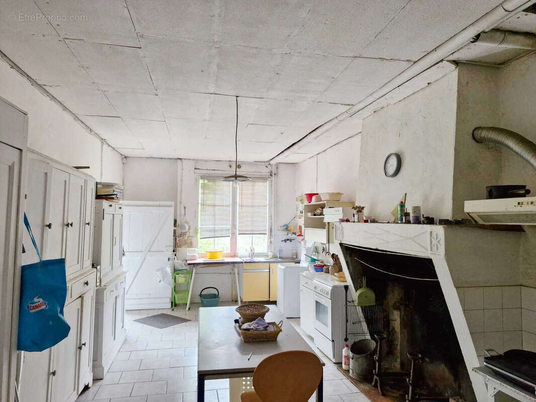 Maison à LAMOTHE-MONTRAVEL