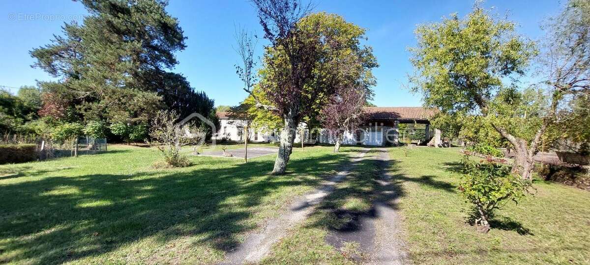 Maison à SAINT-GIRONS-D&#039;AIGUEVIVES