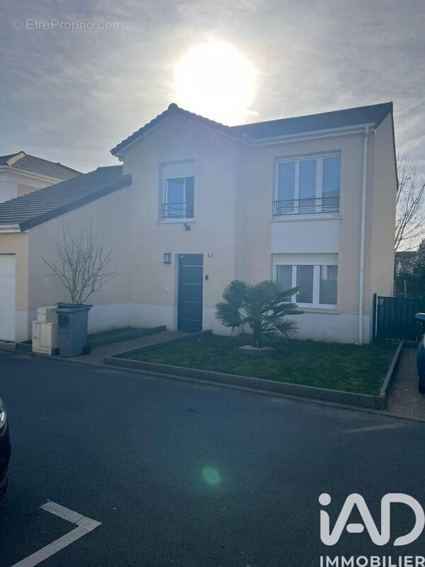 Photo 1 - Maison à BRUYERES-SUR-OISE