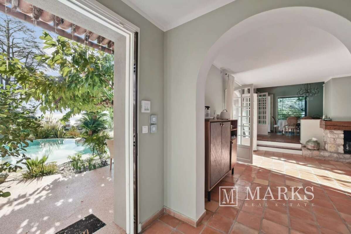 Villa de charme au cœur de la Riviera, avec piscine et aperçu mer - photo 7
