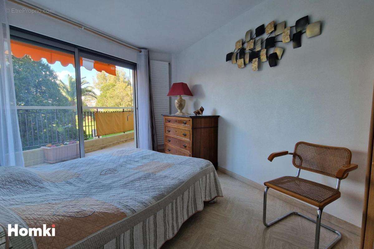 Appartement à MANDELIEU-LA-NAPOULE