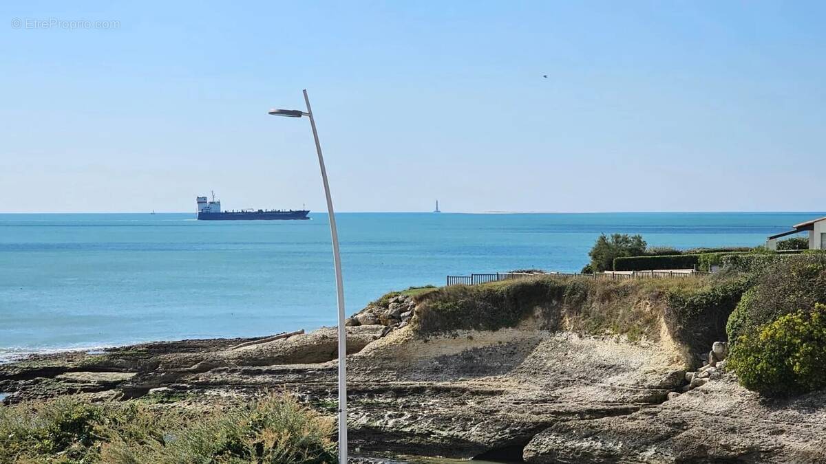 Maison à VAUX-SUR-MER