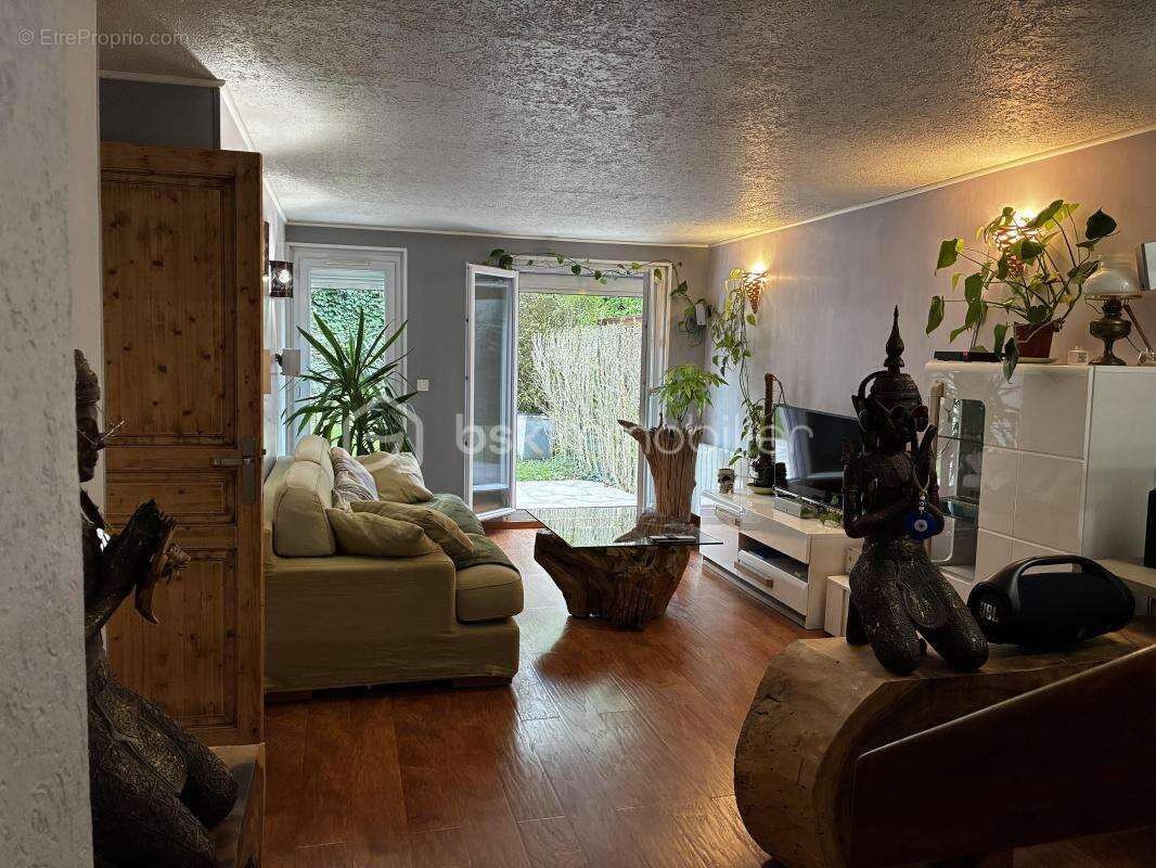 Appartement à TORCY