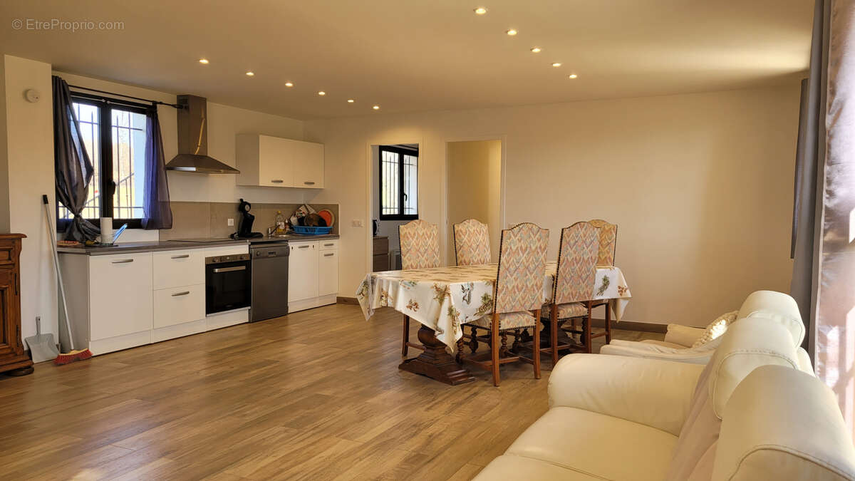 Maison à BANON