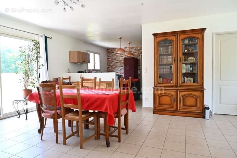 Maison à ANTONNE-ET-TRIGONANT