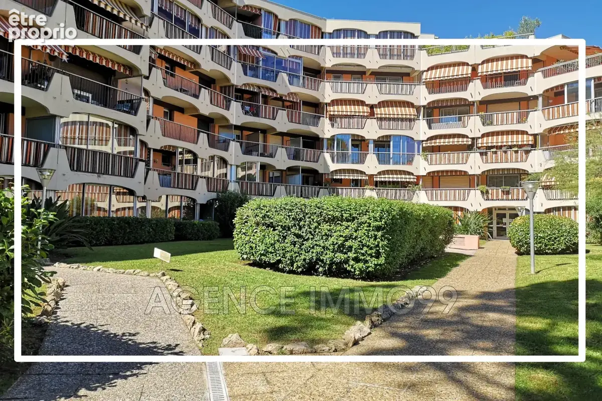 Parking à MANDELIEU-LA-NAPOULE