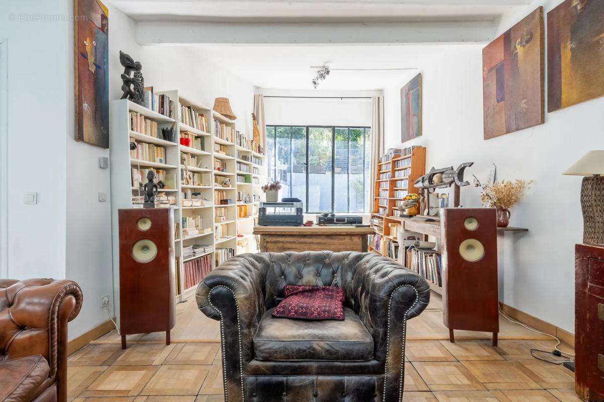Loft de 4 pièces de 200 m² à Neuilly-Plaisance - photo 3