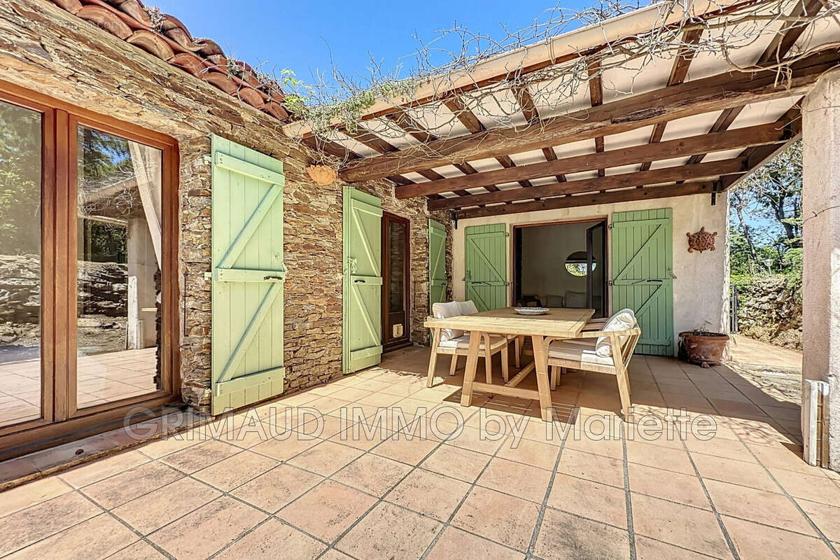 Maison à LA GARDE-FREINET