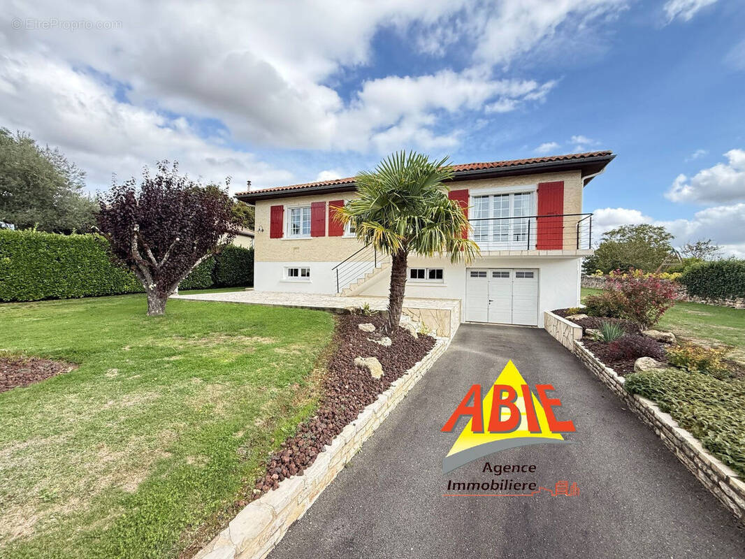 Photo 1 - Maison à BENET