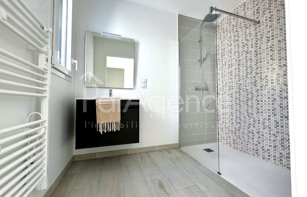 Maison à LES MATHES