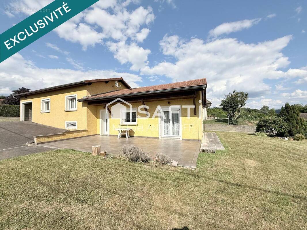 Photo 1 - Maison à COMBRE