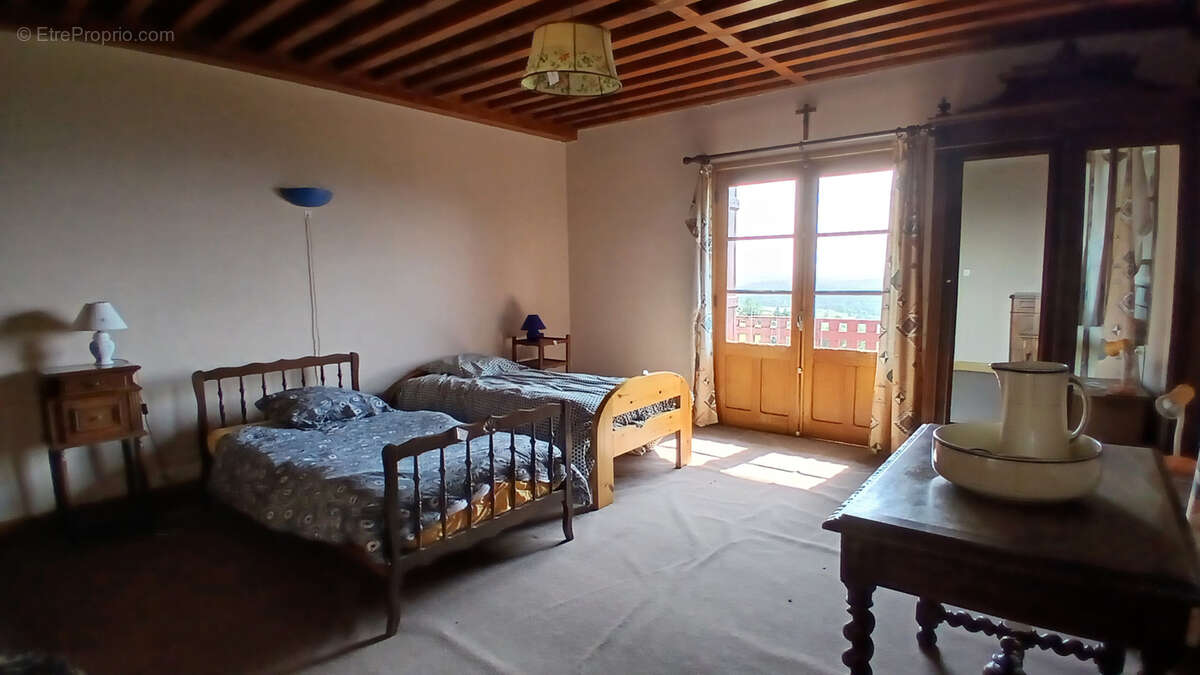 Maison à VOLLORE-VILLE