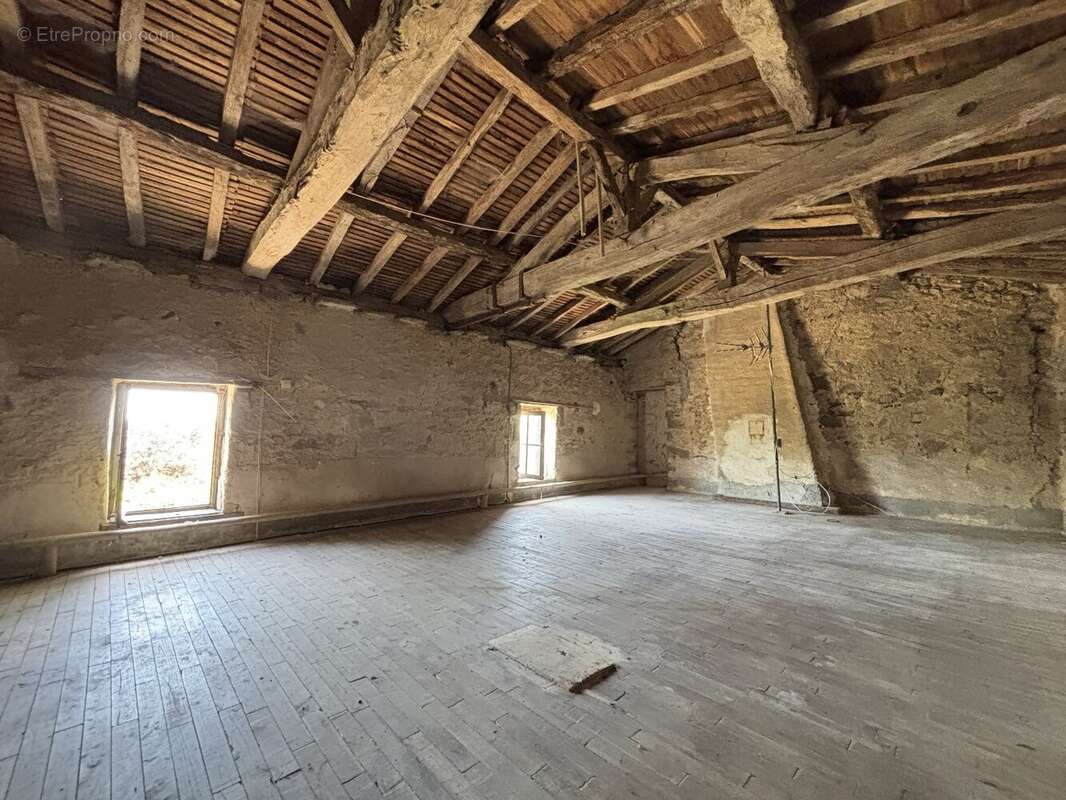 Maison à LA FORET-SUR-SEVRE