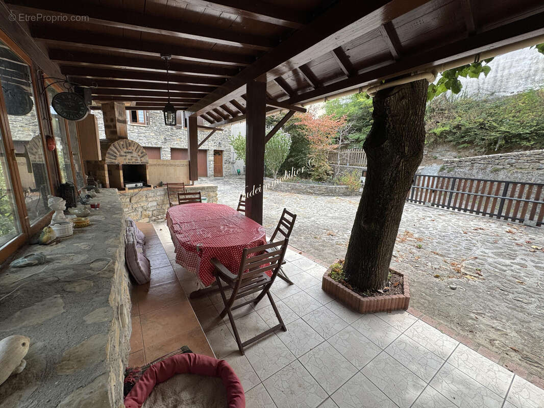 Maison à COUIZA