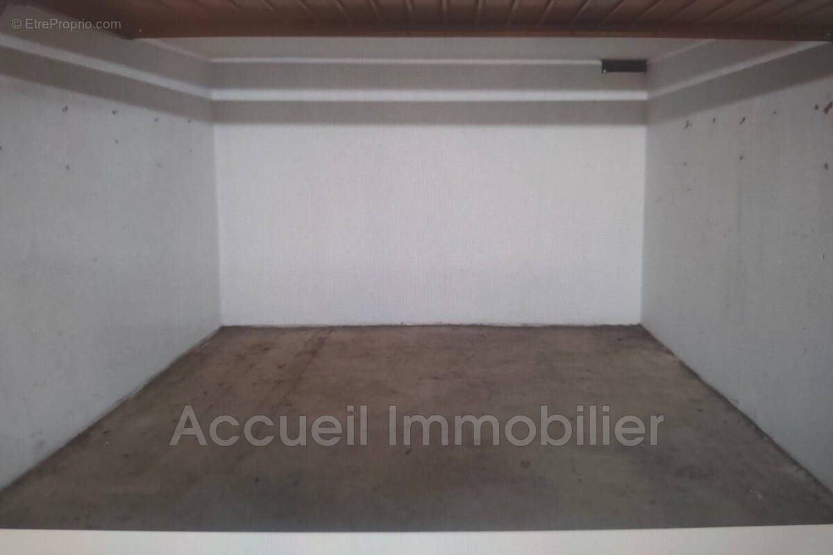 Parking à LE GRAU-DU-ROI