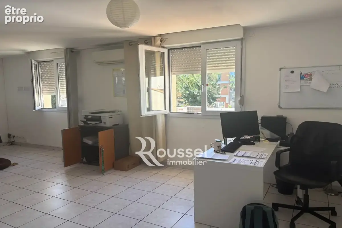 Commerce 375 m² à vendre à Poussan (34560) - photo 6