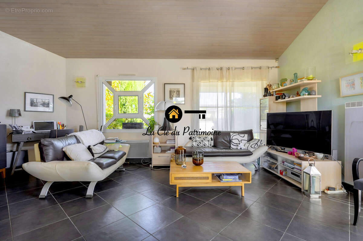 Maison de plain pied 4 pieces - 118 m2 -  piscine -garage- terrain de 857 m2 - st andre de cubzac - photo 7