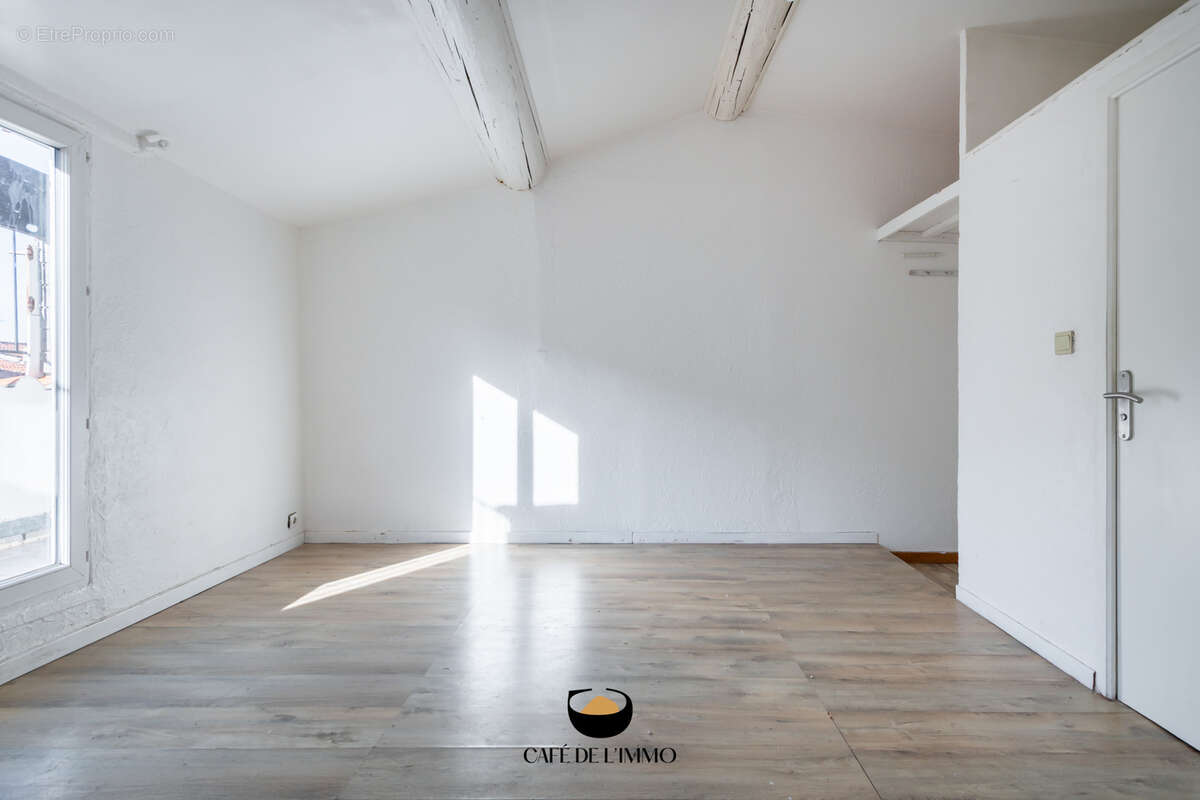 Appartement à MARSEILLE-6E