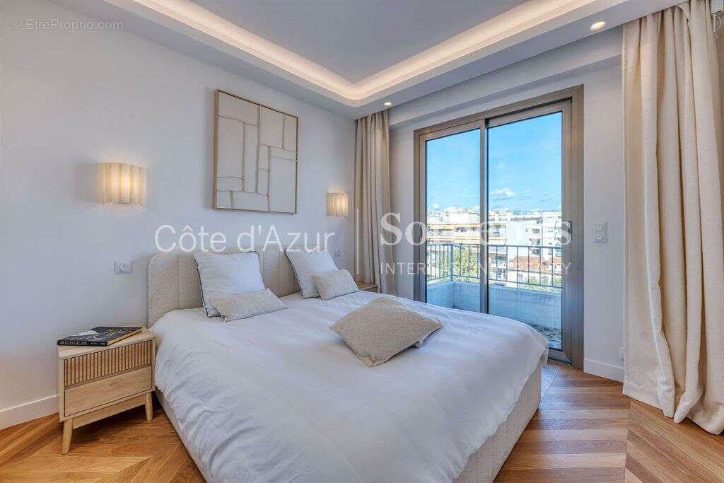 Appartement front de mer avec vue panoramique à Juan-les-Pins face aux plages - photo 6