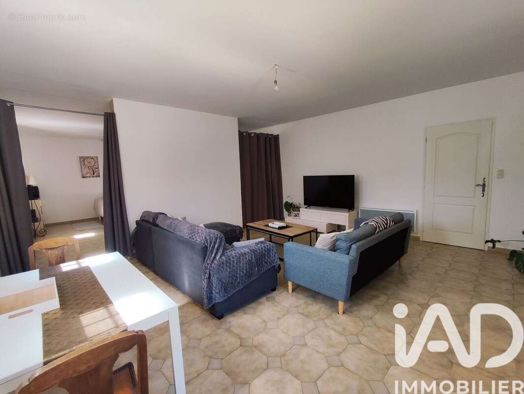 Maison 265 m² à Gabian  - photo 4