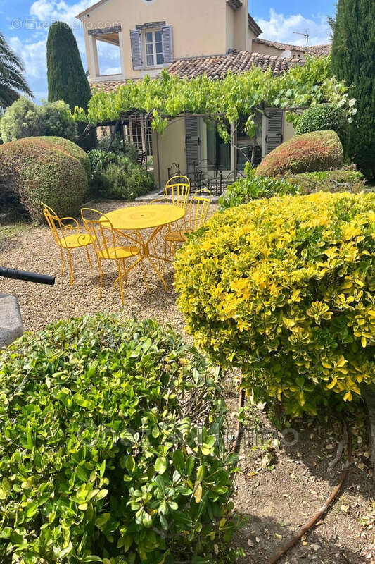 Maison à MOUGINS