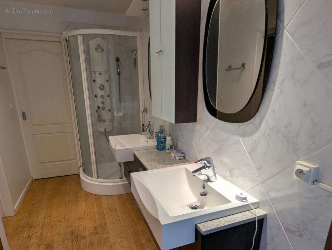 Maison à SAINT-PIERRE-DE-RIVIERE