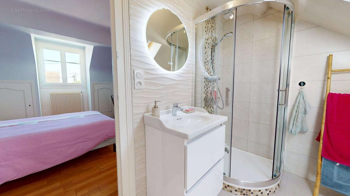 Ensemble de deux Maisons Saint Denis sur Loire 7 pièce(s) 179 m2 - photo 12