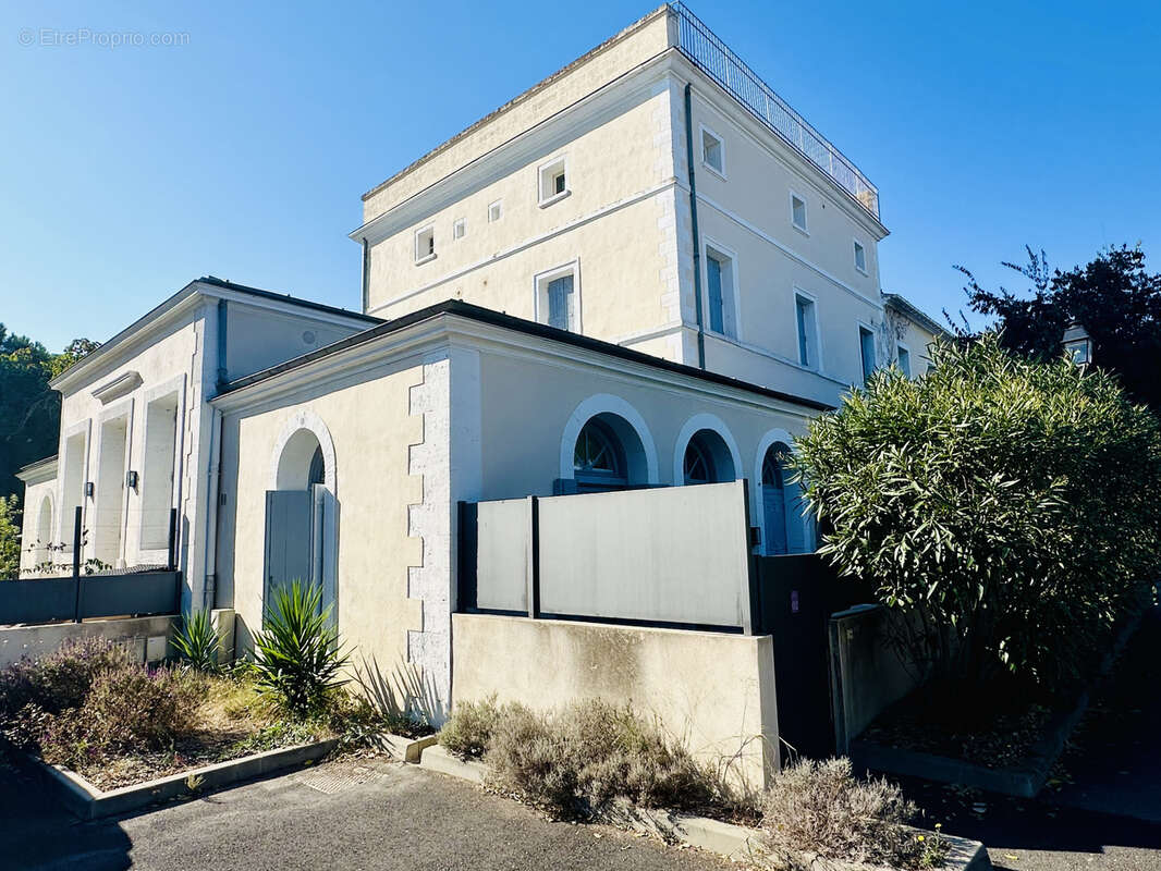 Appartement à LATTES