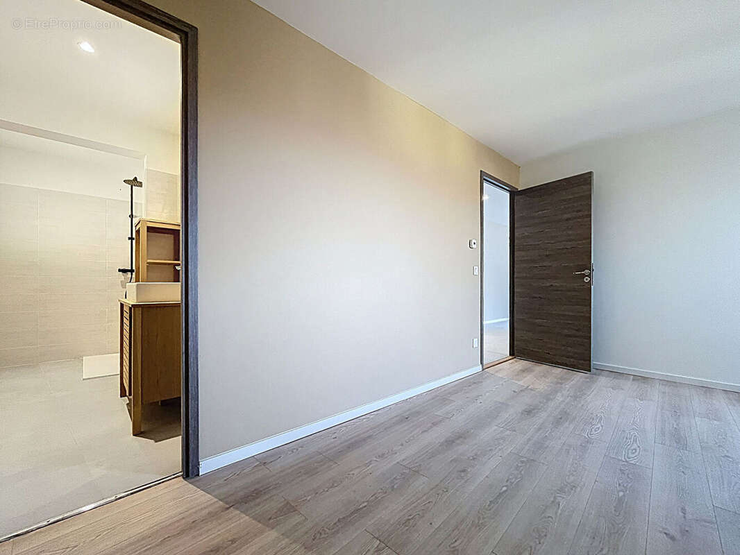 Appartement à CONTAMINE-SUR-ARVE