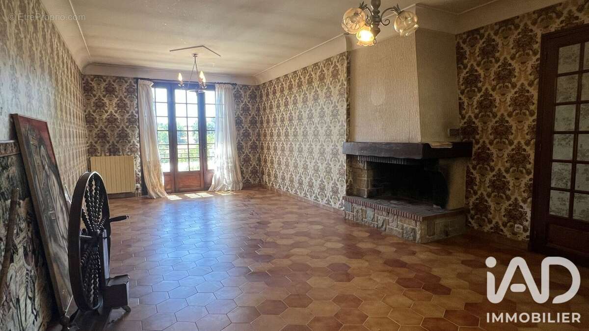 Maison 151 m² à Saint-Hilaire-Bonneval  - photo 8