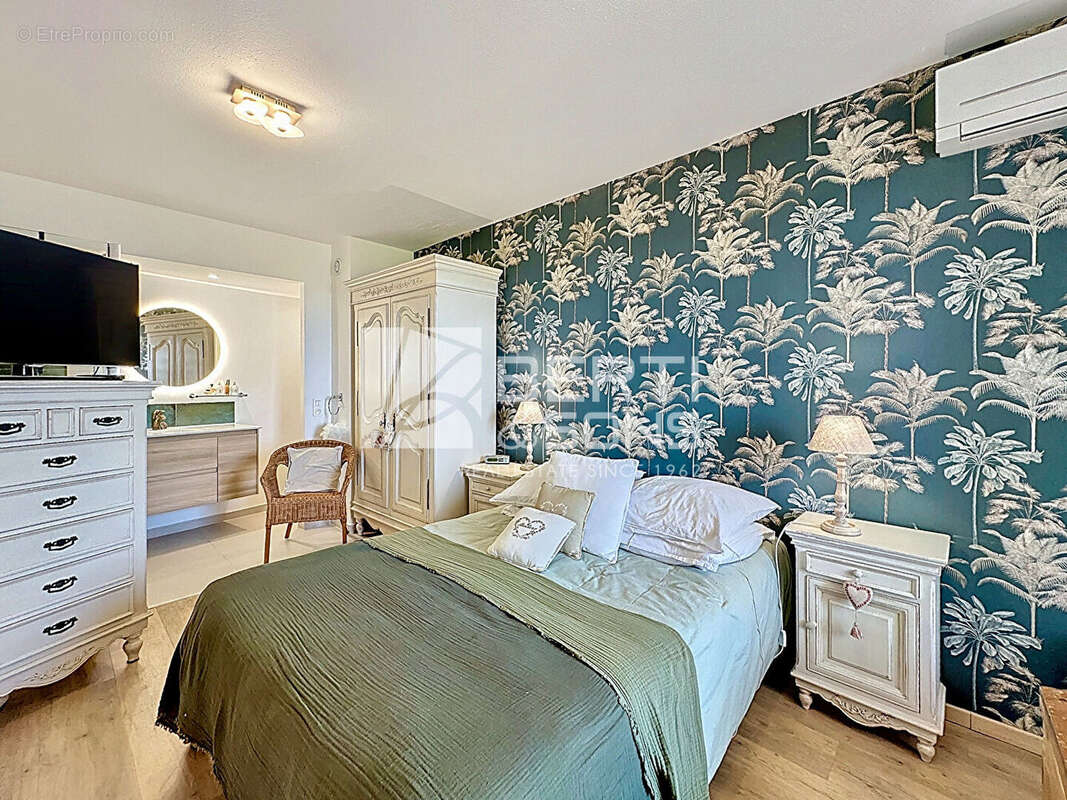 Appartement à MANDELIEU-LA-NAPOULE