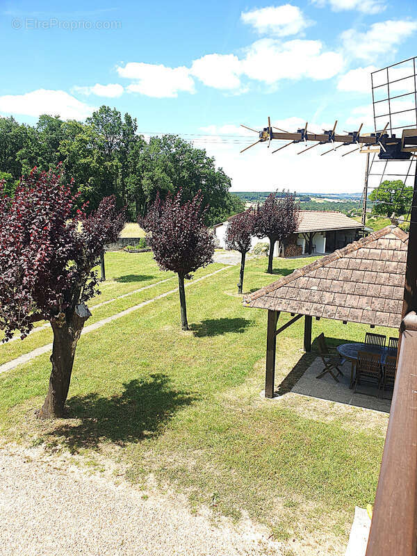 Maison 146 m² à vendre 6 pièces CHALAIS (16) 4/5 chambres, 2 garages 3 560 m² de terrain !!! - photo 6