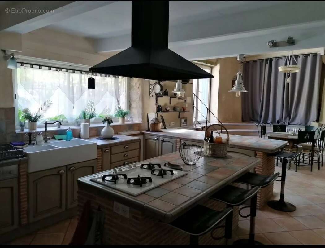 Belle demeure de 430m² - photo 8