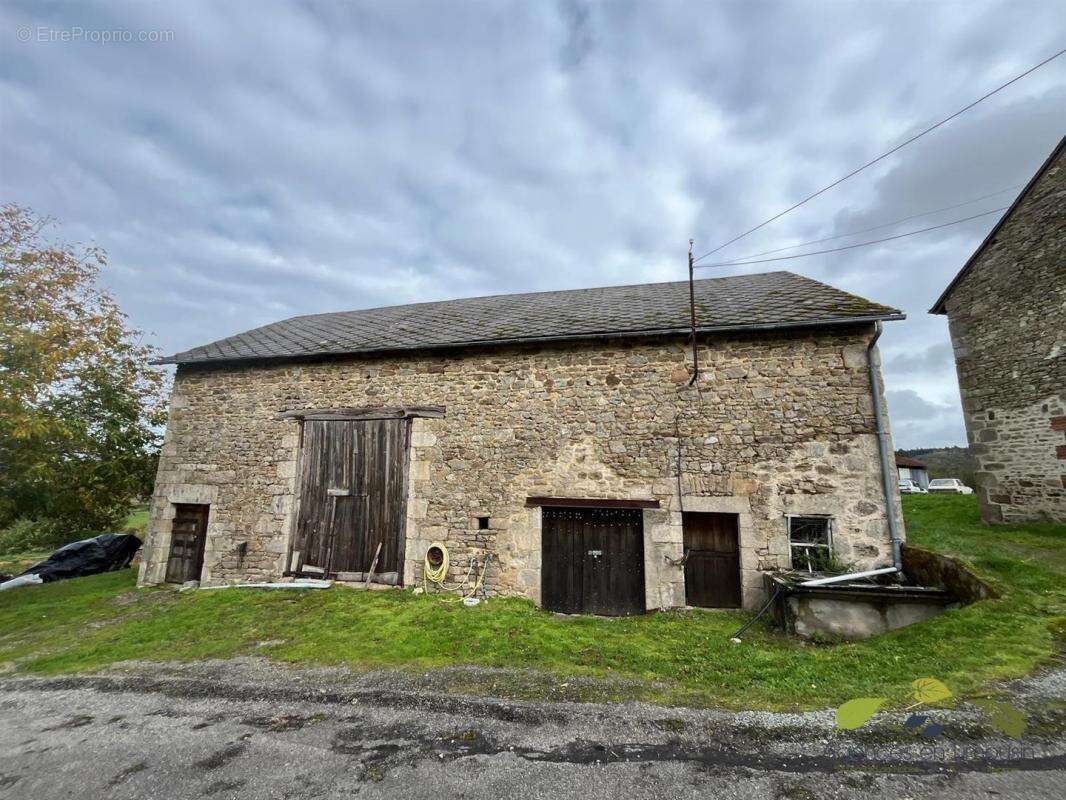 Maison à EYMOUTIERS