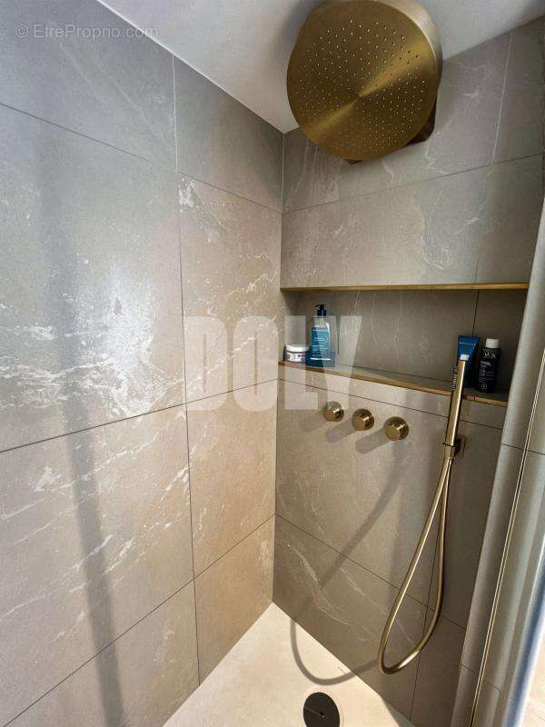 Appartement à PARIS-9E