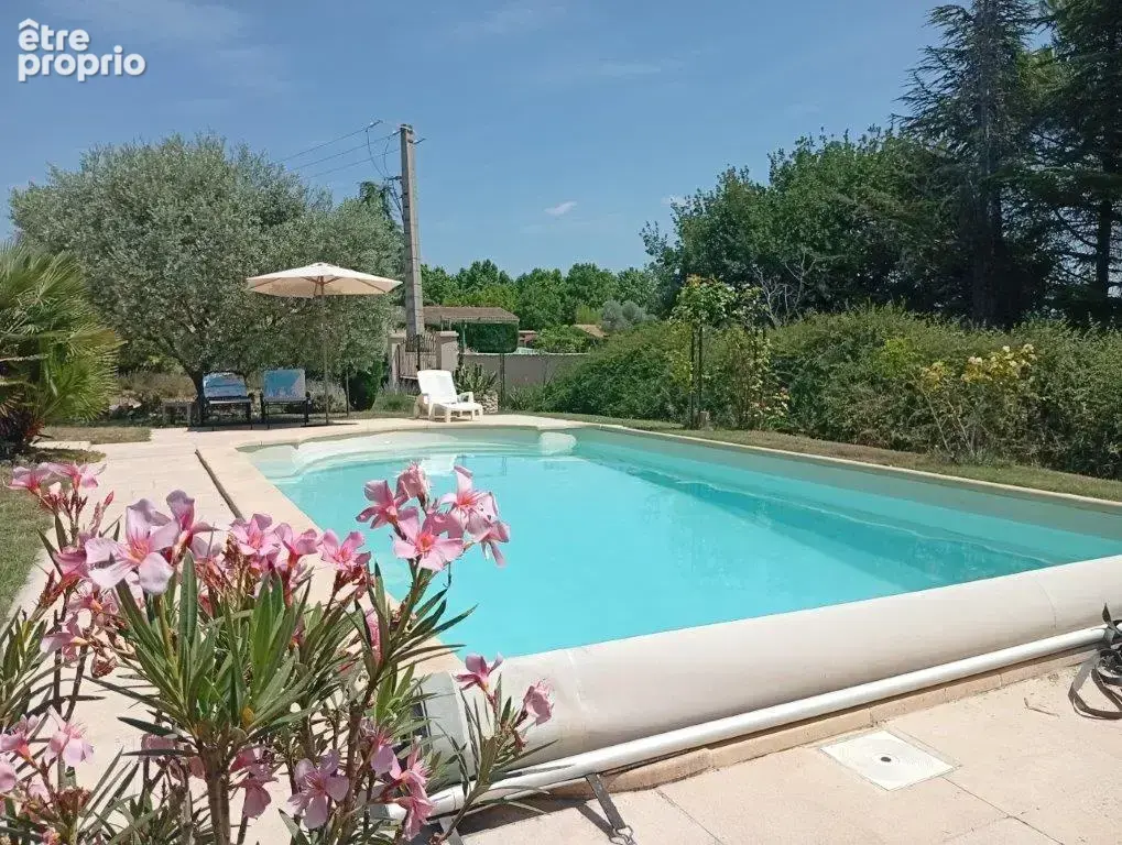 A vendre à Gargas spacieuse avec deux appartements et piscine - photo 2