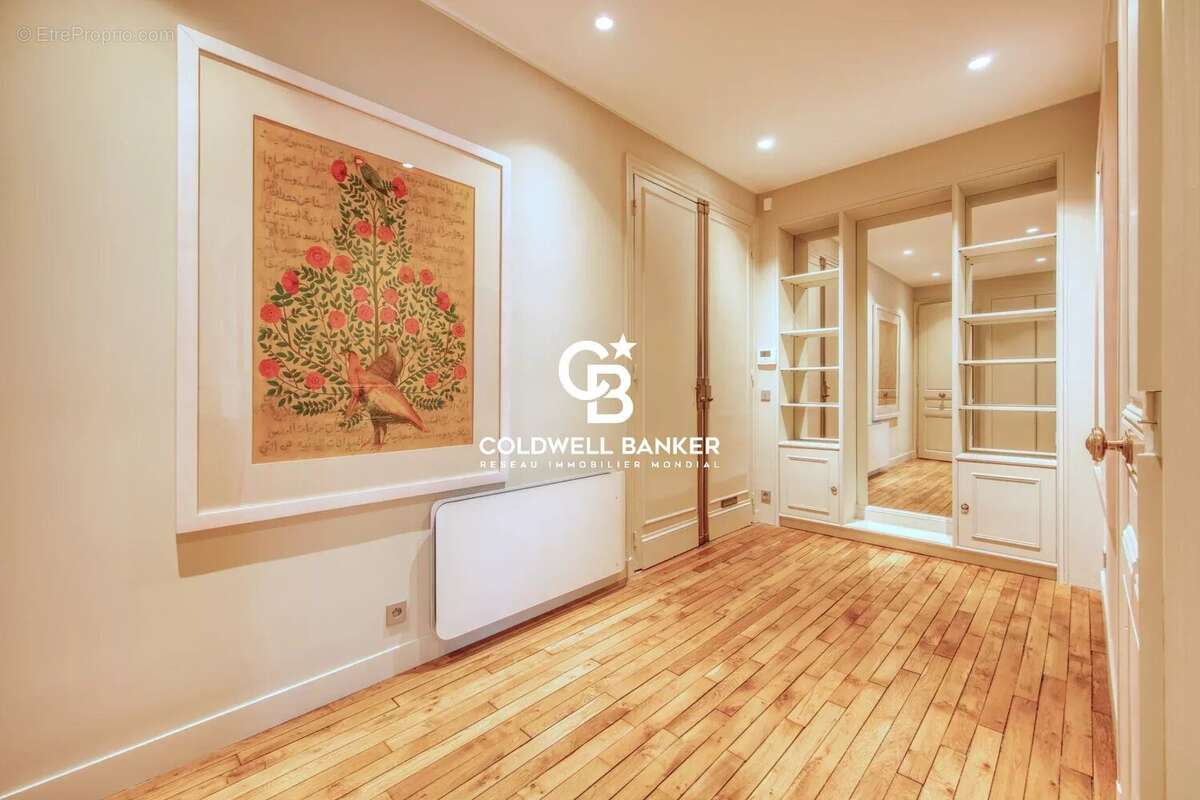 Appartement à PARIS-7E