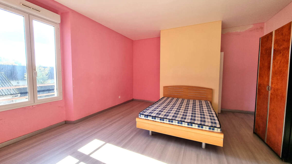 Maison à CHATENAY-SUR-SEINE