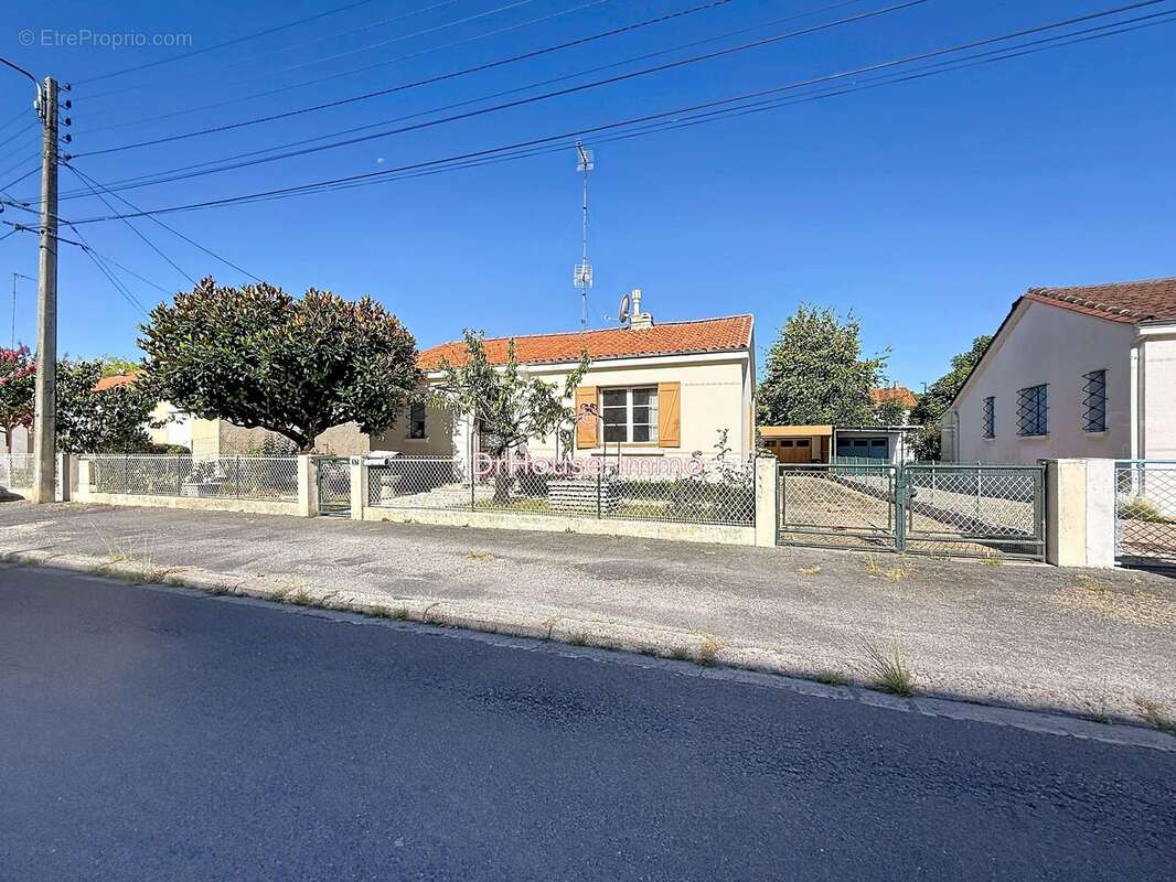 Maison 94 m² à Bergerac  - photo 2