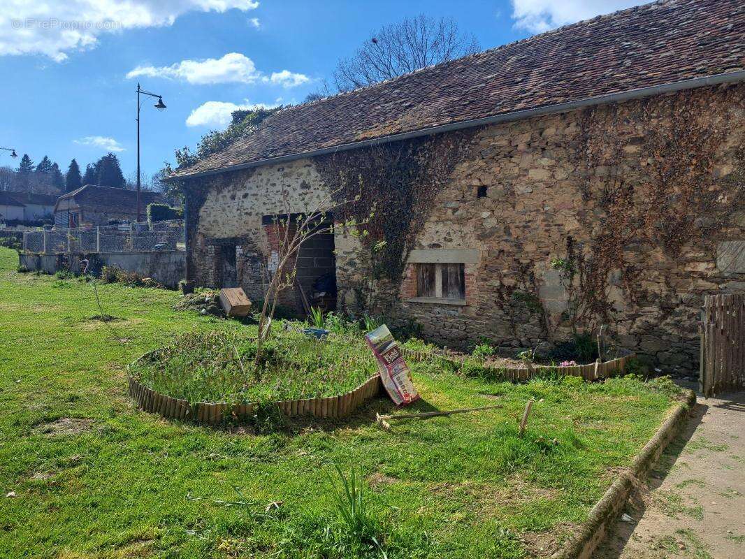 Maison à BENAYES