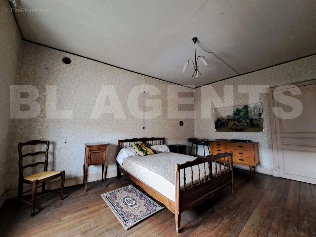 WhatsApp Image 2025-10-26 at 13 - Maison à BILLY-SOUS-MANGIENNES