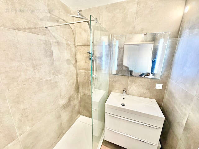 Maison à SAINT-CEZAIRE-SUR-SIAGNE